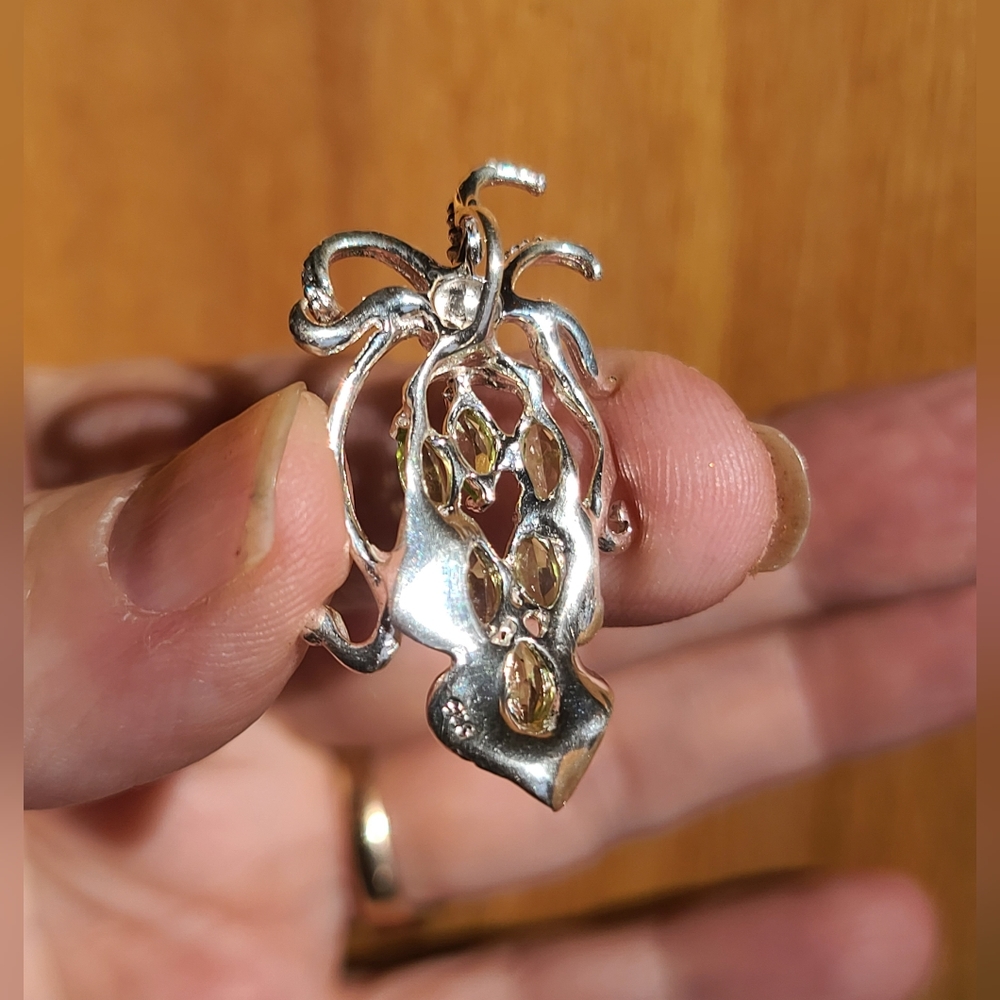 Peridot & Sapphire sterling octopus 🐙 pentand - Picture 3 of 5